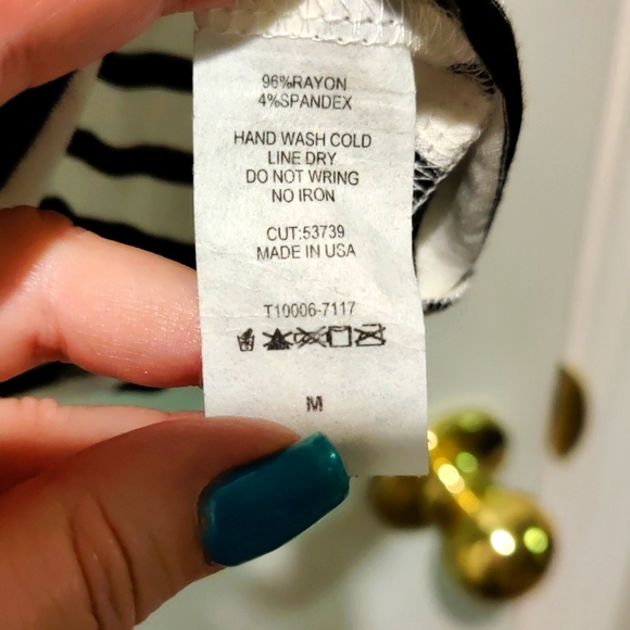 Adorable stripe and flower top by Honeyme - Picture 4 of 5